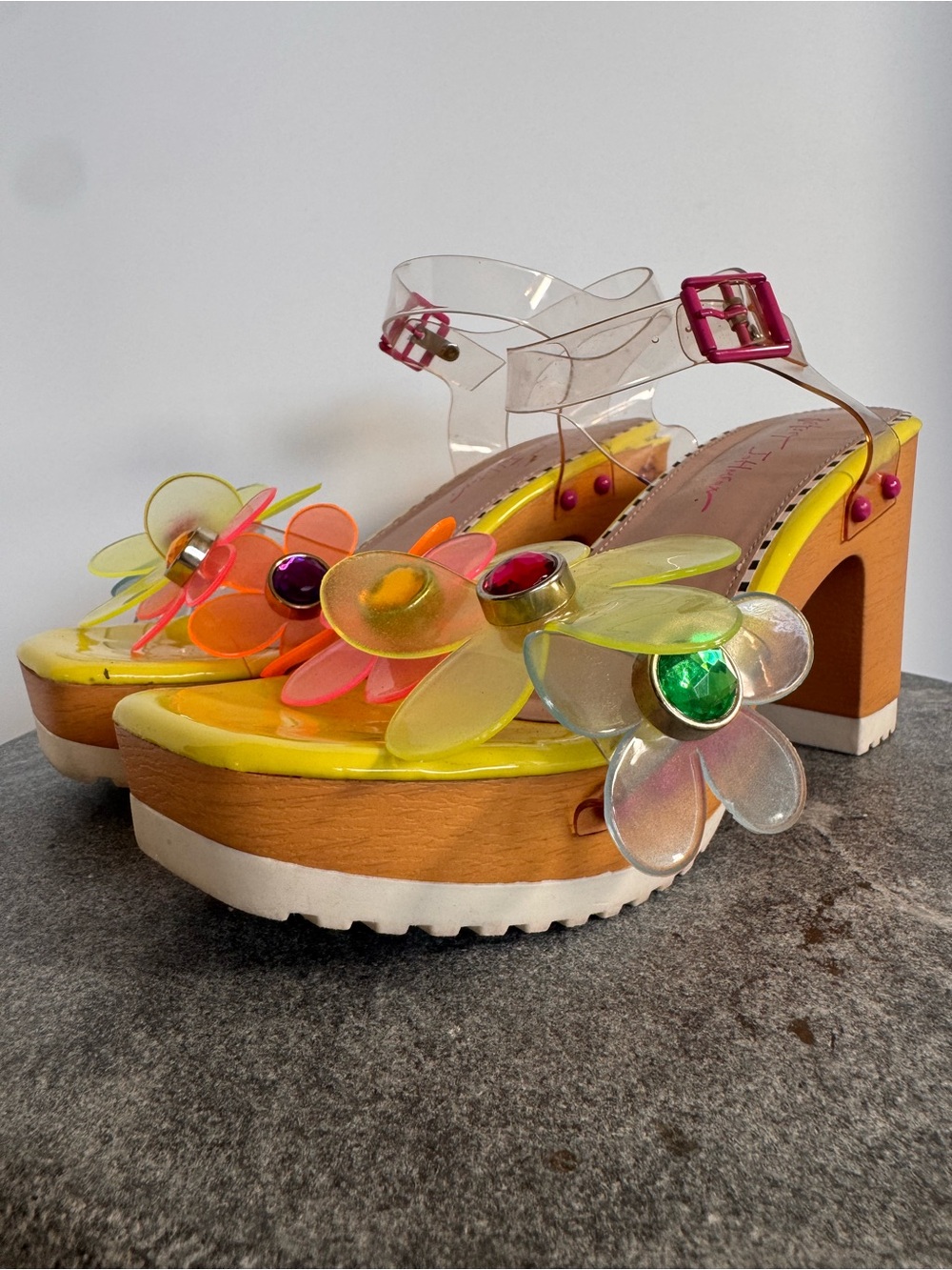Betsey Johnson Beckket Flower Block Heels Sandals 8 - Picture 2 of 14